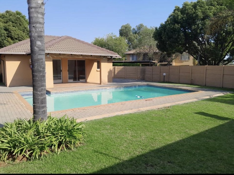 2 Bedroom Property for Sale in Moreleta Park Gauteng