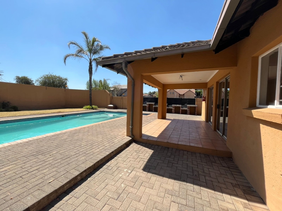 2 Bedroom Property for Sale in Moreleta Park Gauteng