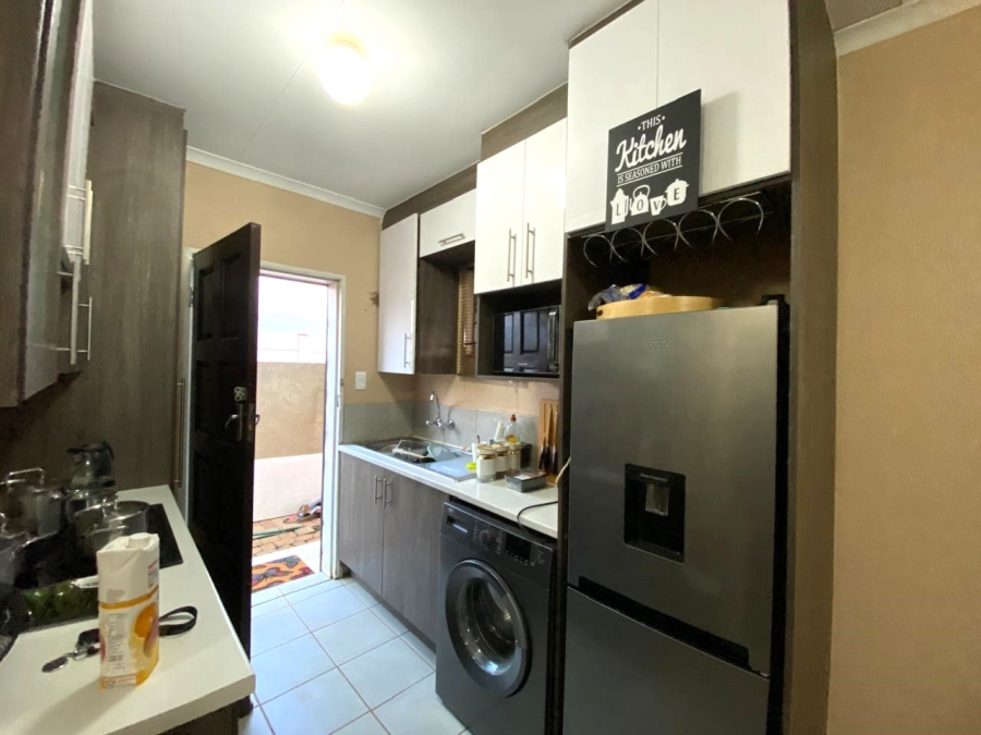 2 Bedroom Property for Sale in Savanna City Gauteng