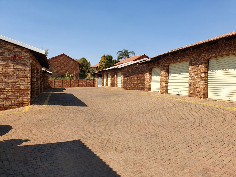 2 Bedroom Property for Sale in Zwartkop Gauteng