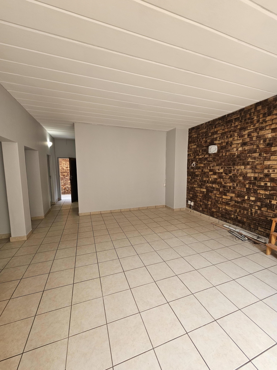 2 Bedroom Property for Sale in Zwartkop Gauteng