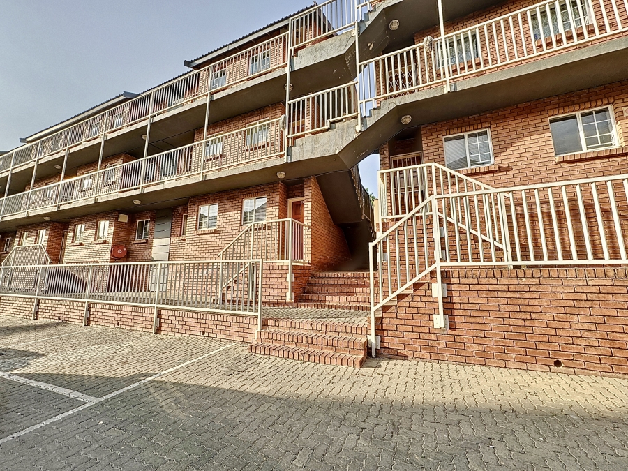 1 Bedroom Property for Sale in The Reeds Gauteng