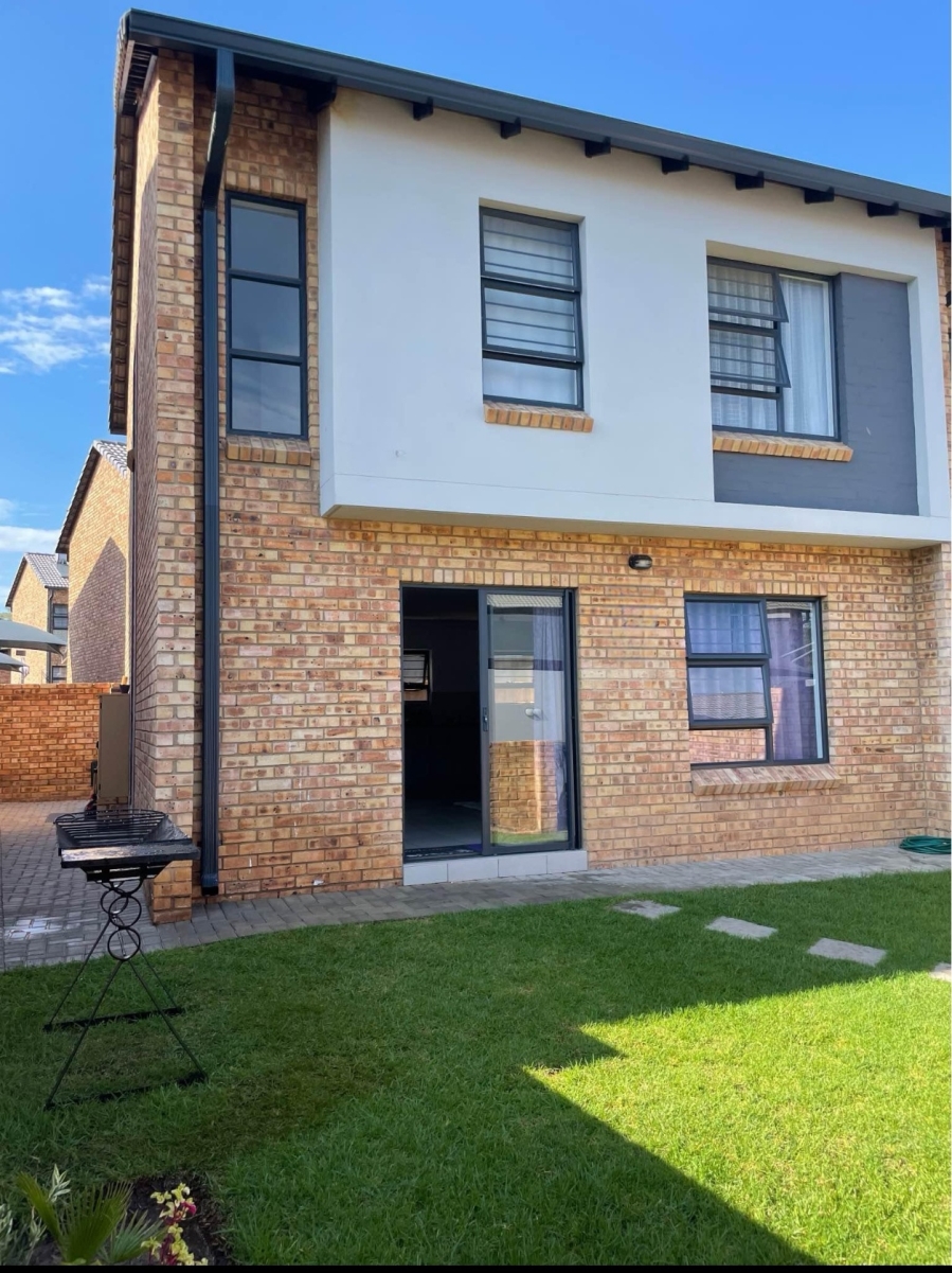 To Let 3 Bedroom Property for Rent in Theresa Park Gauteng