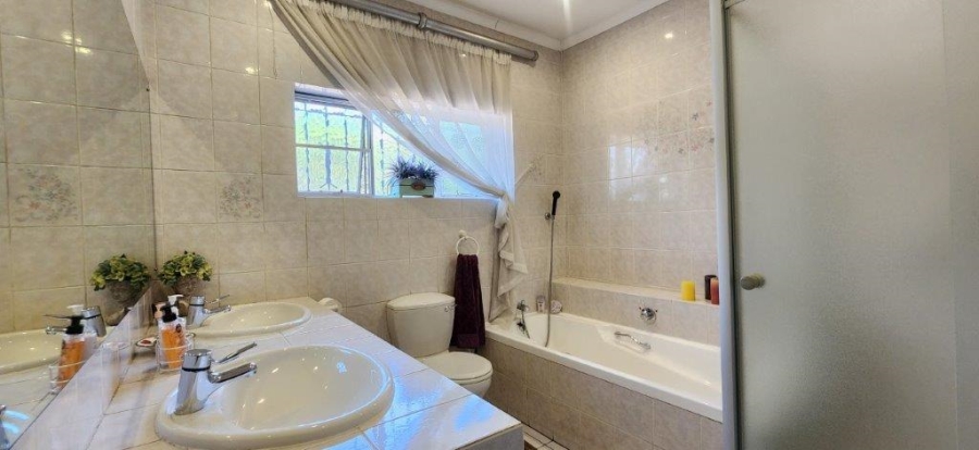 4 Bedroom Property for Sale in Alberante Gauteng