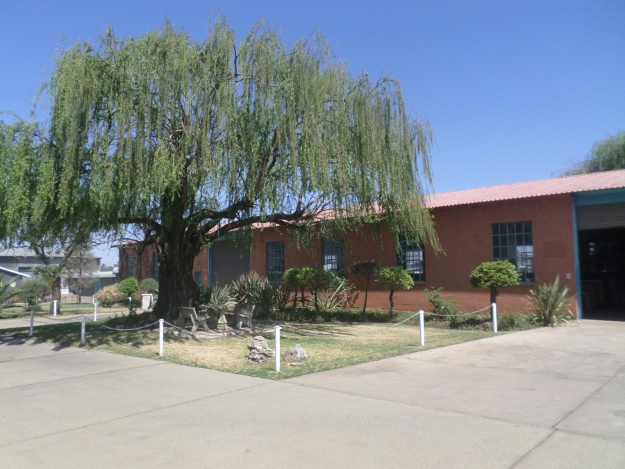 Commercial Property for Sale in Eikenhof Gauteng