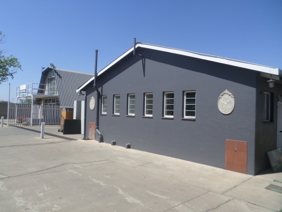 Commercial Property for Sale in Eikenhof Gauteng