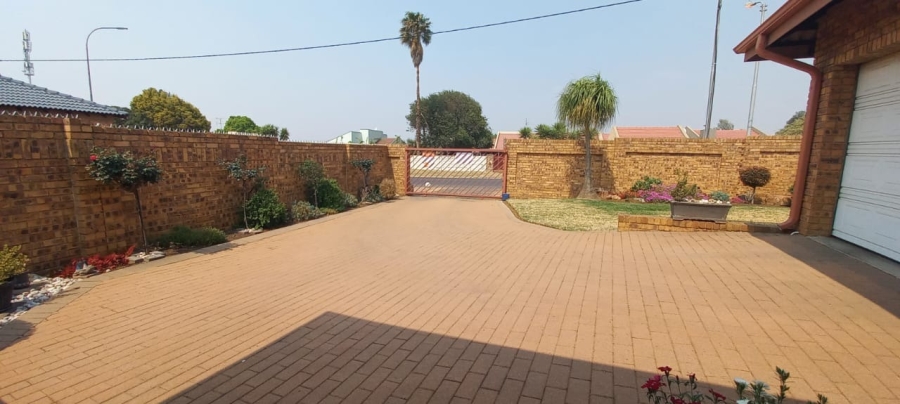 3 Bedroom Property for Sale in Sunair Park Gauteng