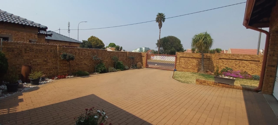 3 Bedroom Property for Sale in Sunair Park Gauteng