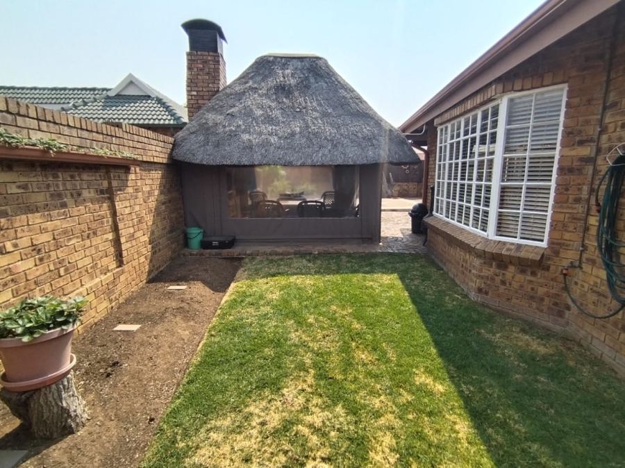 3 Bedroom Property for Sale in Sunair Park Gauteng