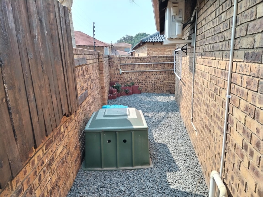 3 Bedroom Property for Sale in Sunair Park Gauteng