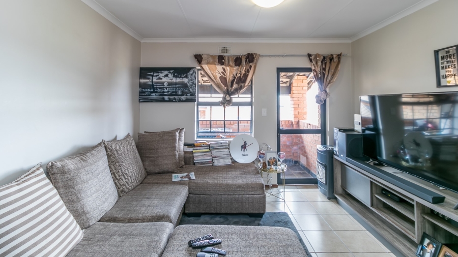 2 Bedroom Property for Sale in Erand Gardens Gauteng