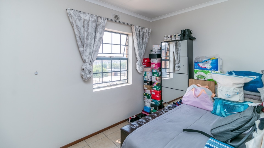 2 Bedroom Property for Sale in Erand Gardens Gauteng