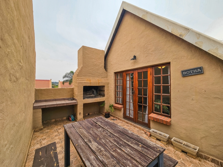 2 Bedroom Property for Sale in Faerie Glen Gauteng