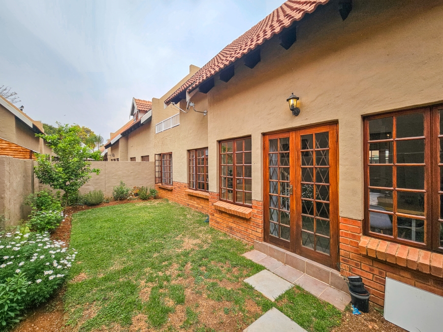 2 Bedroom Property for Sale in Faerie Glen Gauteng