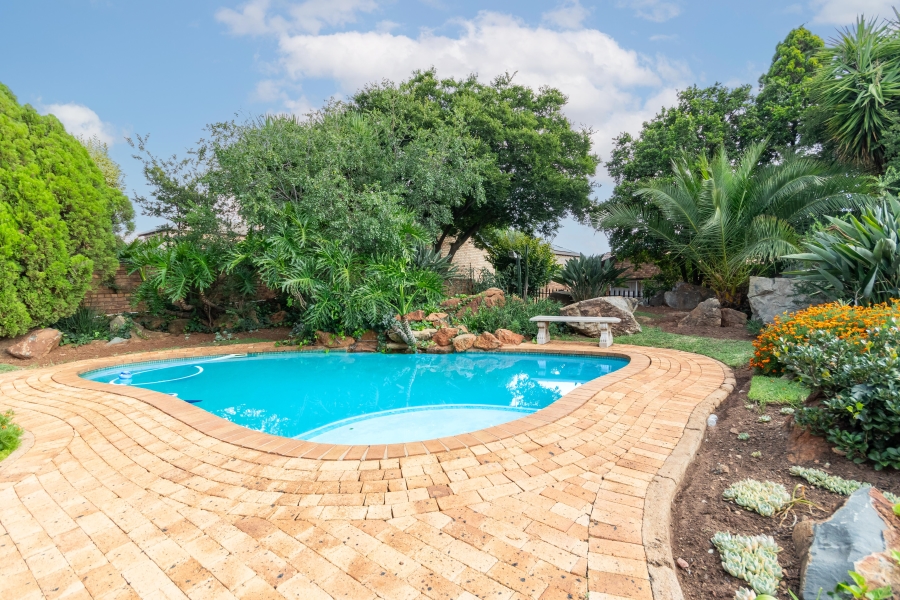 2 Bedroom Property for Sale in Weltevreden Park Gauteng