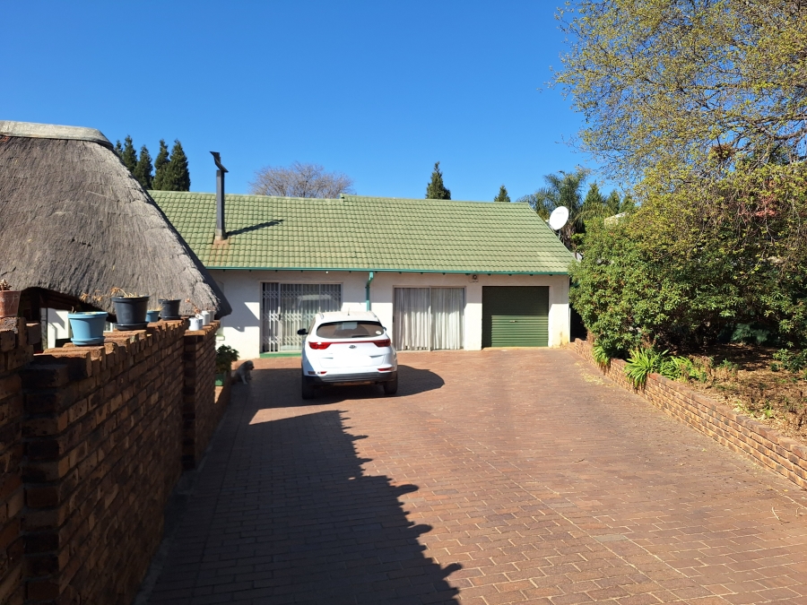 4 Bedroom Property for Sale in Van Riebeeck Park Gauteng