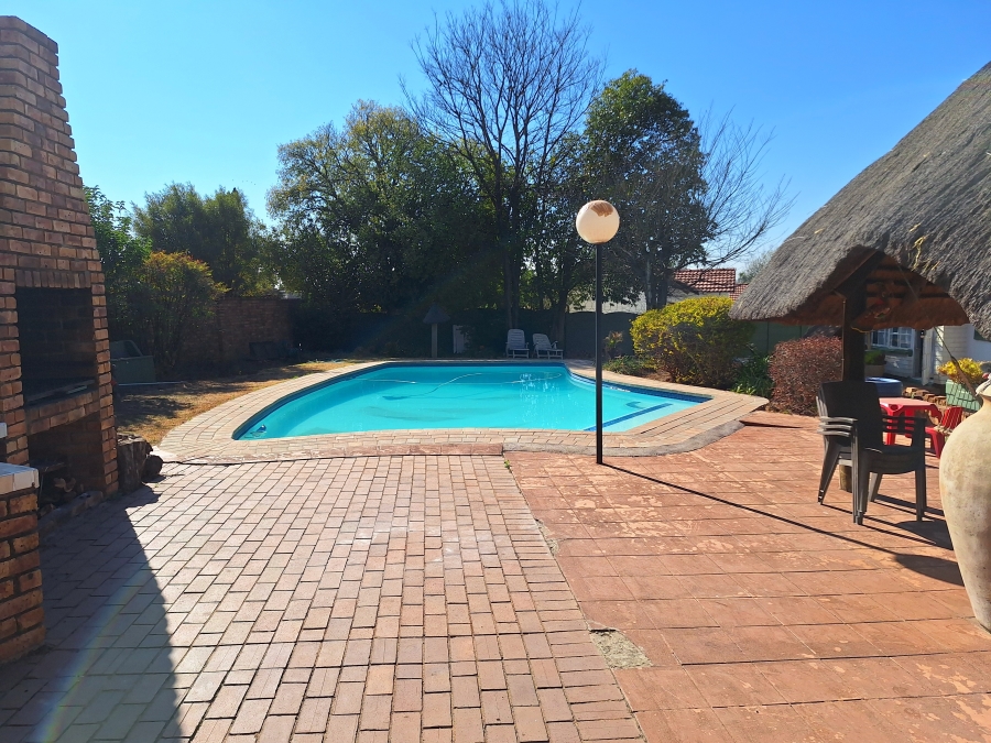 4 Bedroom Property for Sale in Van Riebeeck Park Gauteng