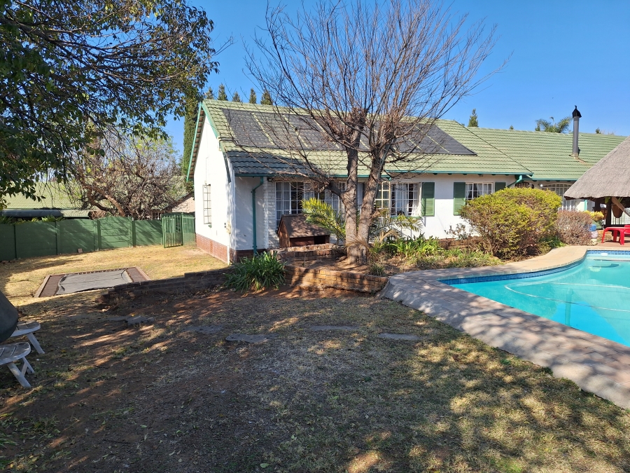 4 Bedroom Property for Sale in Van Riebeeck Park Gauteng