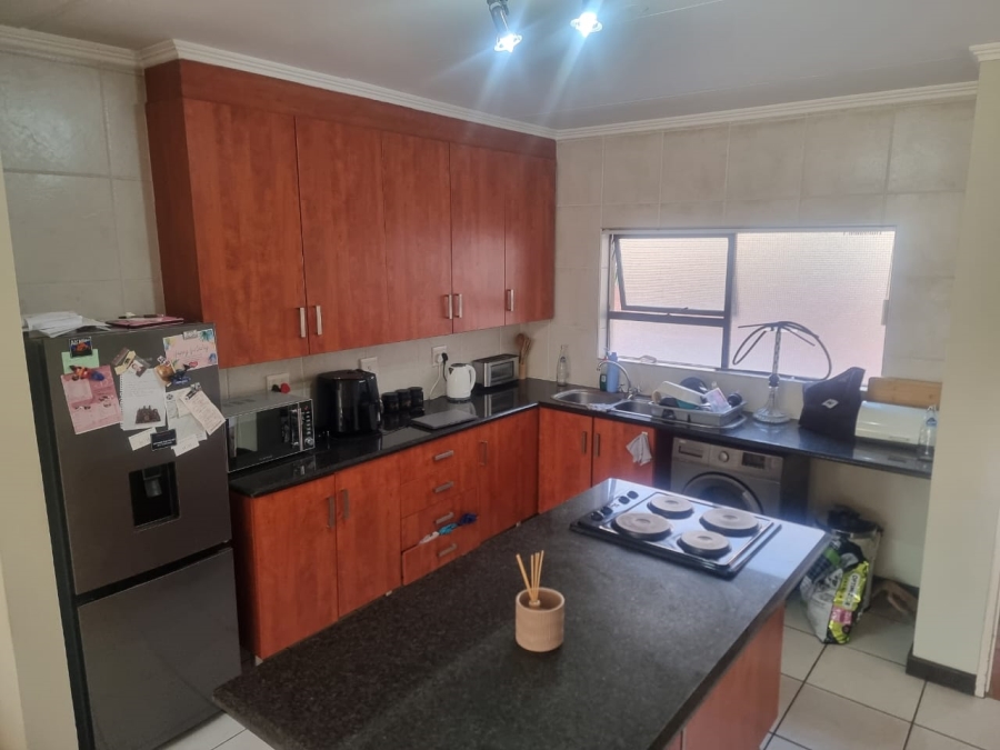 2 Bedroom Property for Sale in Sunninghill Gauteng