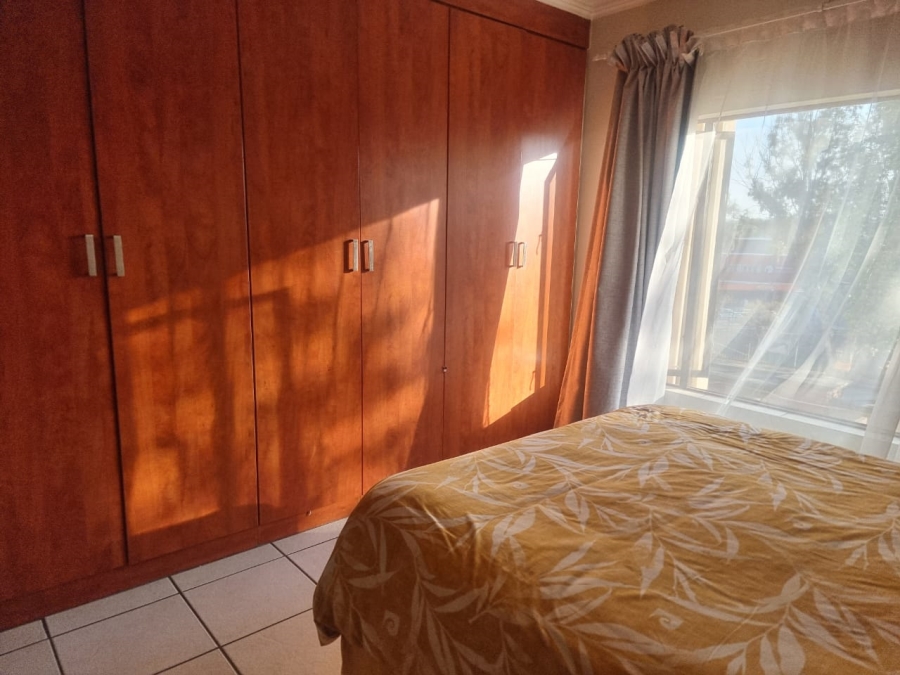 2 Bedroom Property for Sale in Sunninghill Gauteng