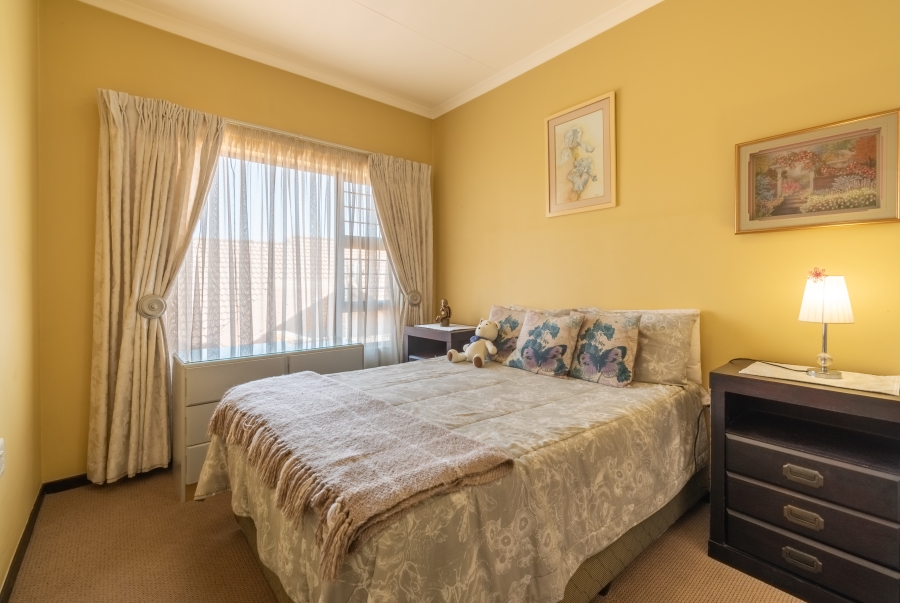 1 Bedroom Property for Sale in Featherbrooke Hills Retirement Gauteng