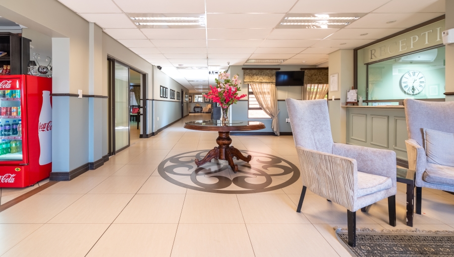 1 Bedroom Property for Sale in Featherbrooke Hills Retirement Gauteng