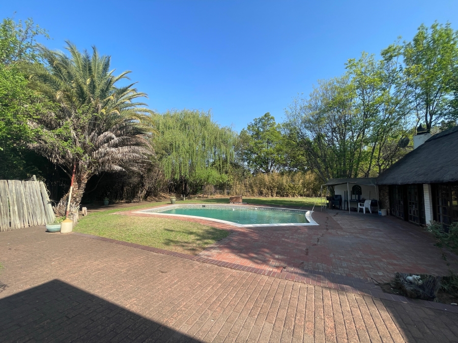 4 Bedroom Property for Sale in Three Rivers Proper Gauteng