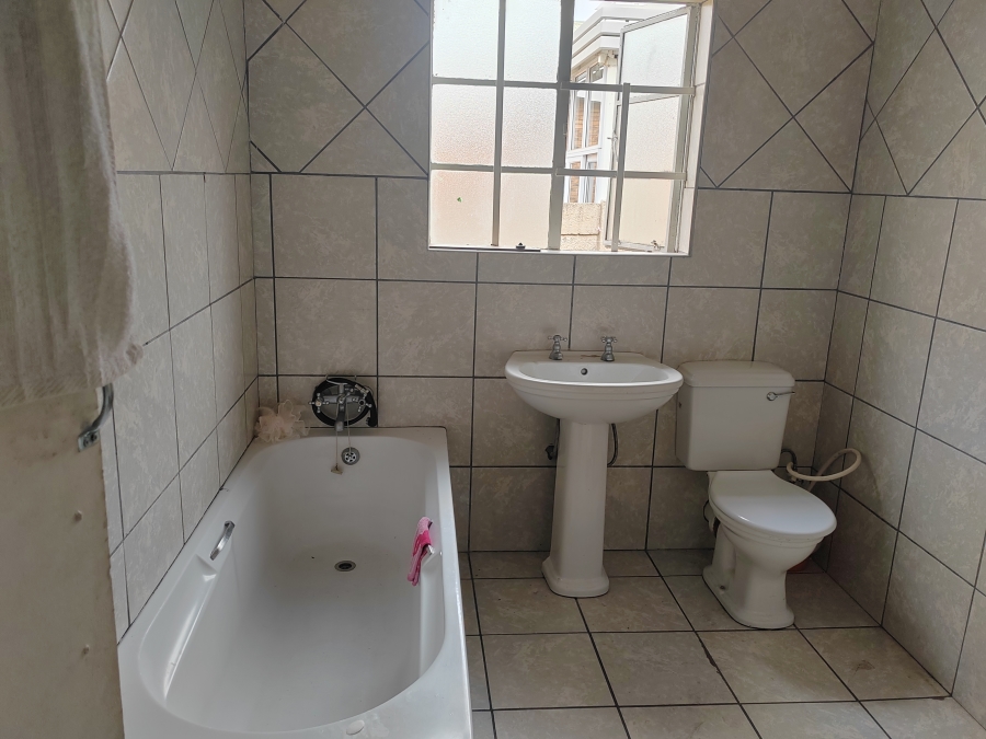 8 Bedroom Property for Sale in Anzac Gauteng