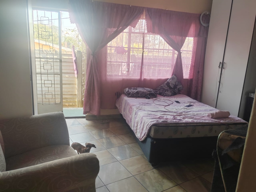 8 Bedroom Property for Sale in Anzac Gauteng