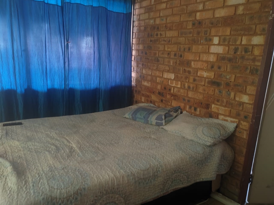 8 Bedroom Property for Sale in Anzac Gauteng