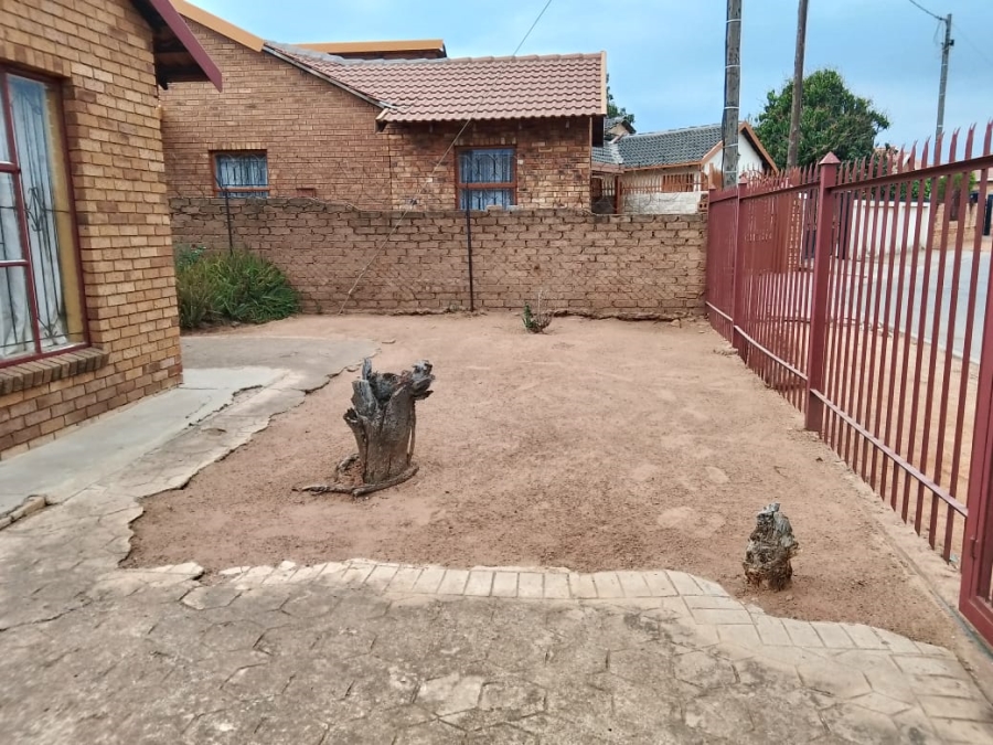 2 Bedroom Property for Sale in Soshanguve WW Gauteng