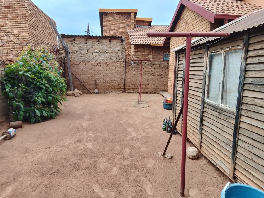 2 Bedroom Property for Sale in Soshanguve WW Gauteng