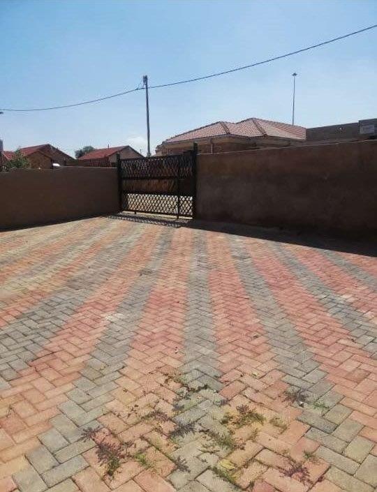 2 Bedroom Property for Sale in Soshanguve WW Gauteng