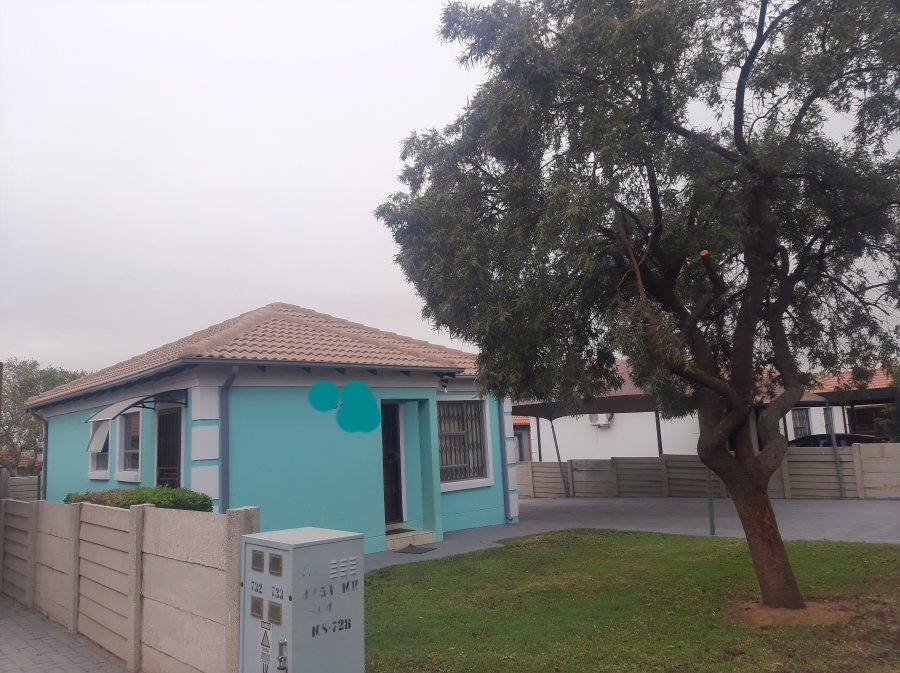 2 Bedroom Property for Sale in Waterfall View Gauteng