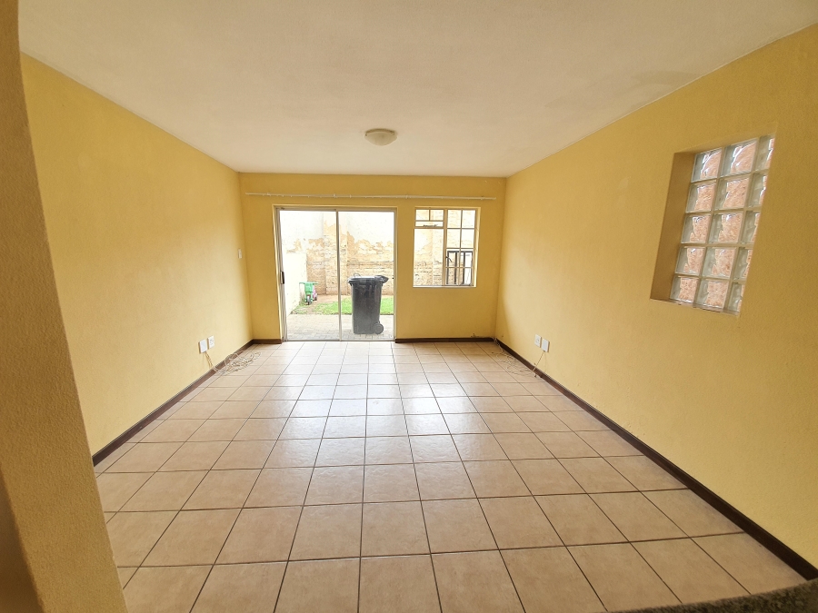 To Let 2 Bedroom Property for Rent in Birchleigh Gauteng