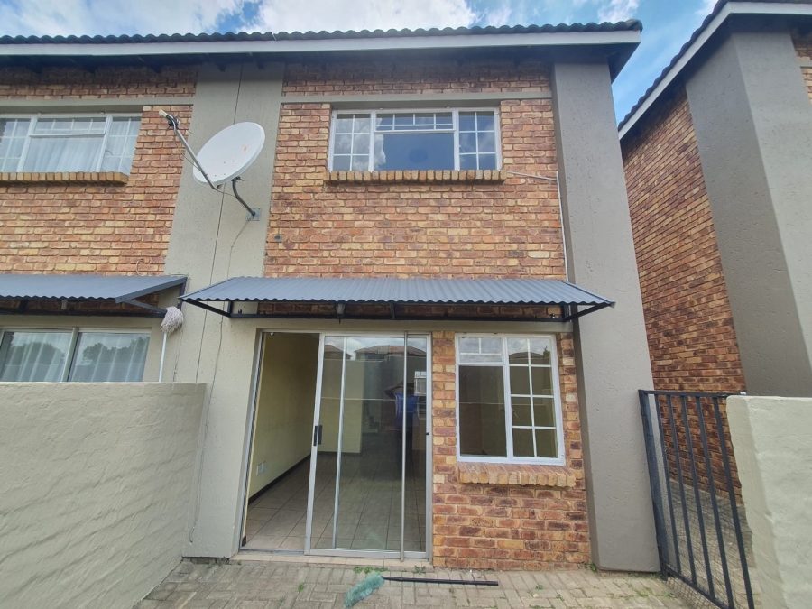 To Let 2 Bedroom Property for Rent in Birchleigh Gauteng