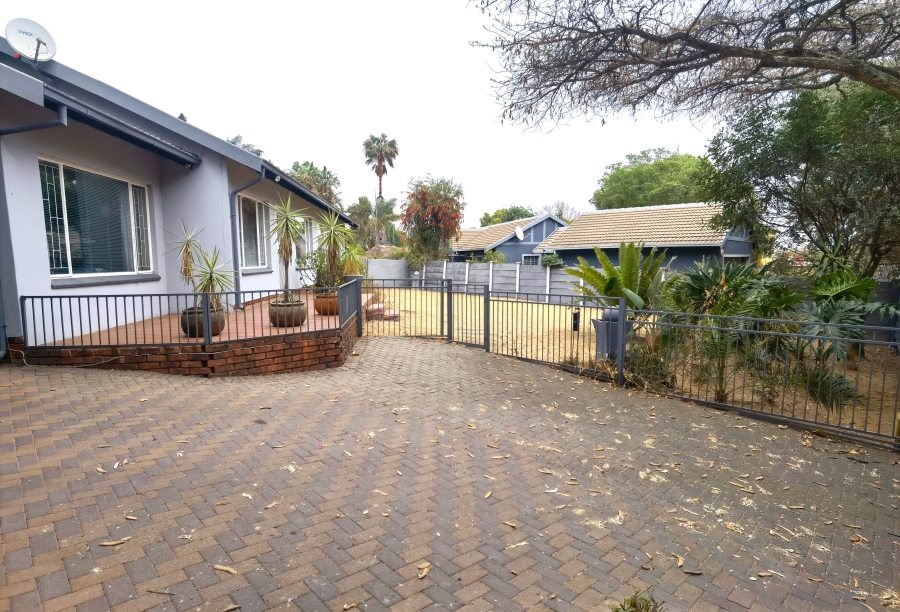 4 Bedroom Property for Sale in The Reeds Gauteng