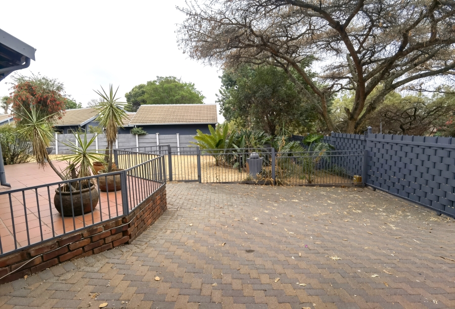 4 Bedroom Property for Sale in The Reeds Gauteng