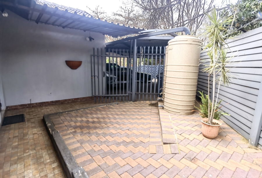 4 Bedroom Property for Sale in The Reeds Gauteng