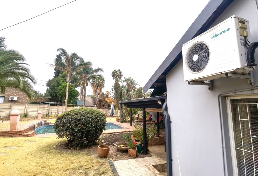 4 Bedroom Property for Sale in The Reeds Gauteng