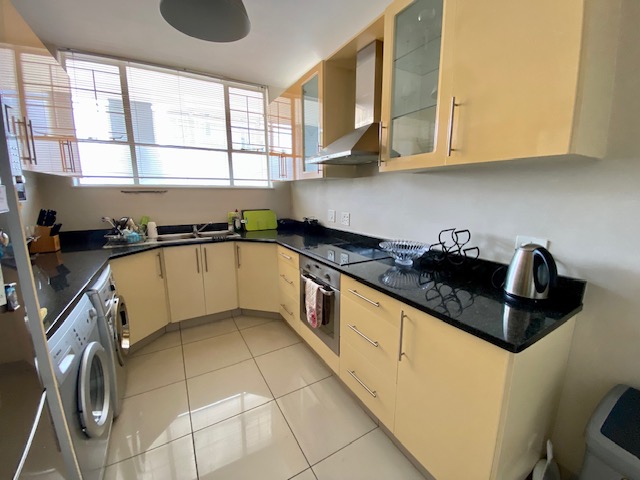 To Let 1 Bedroom Property for Rent in Illovo Gauteng