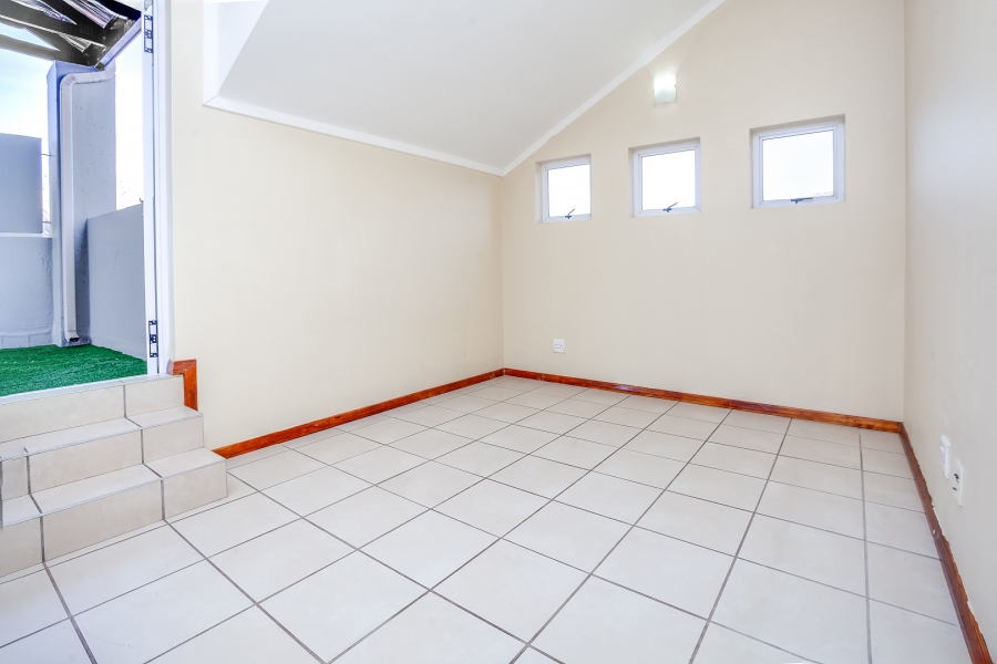 2 Bedroom Property for Sale in Bryanston Gauteng