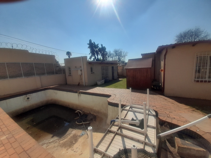 4 Bedroom Property for Sale in Regents Park Gauteng