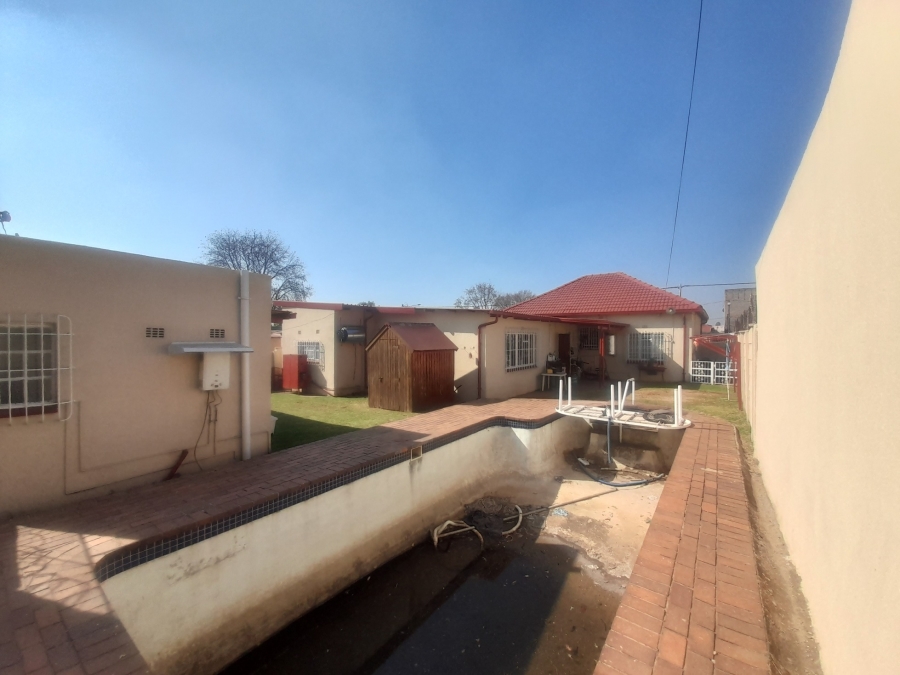 4 Bedroom Property for Sale in Regents Park Gauteng