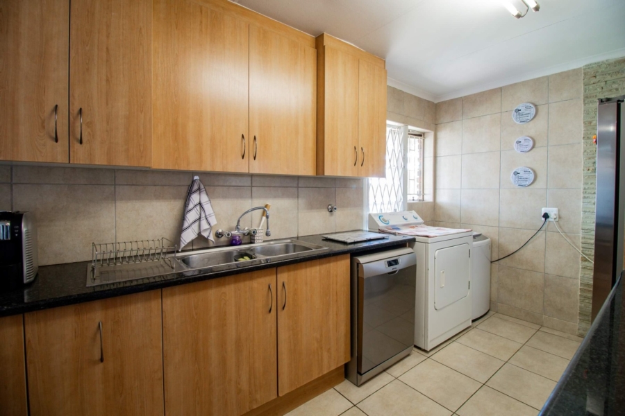 3 Bedroom Property for Sale in Goedeburg Gauteng