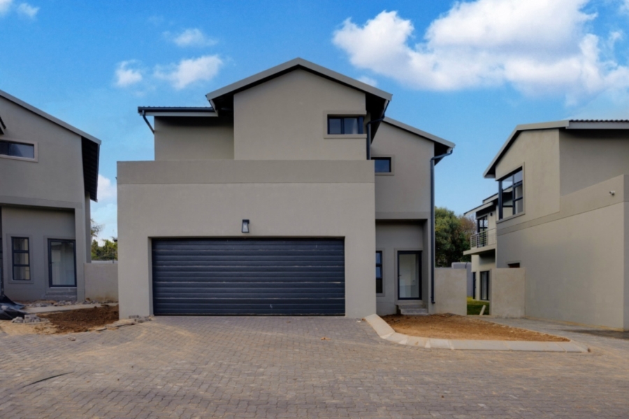 3 Bedroom Property for Sale in Broadacres Gauteng