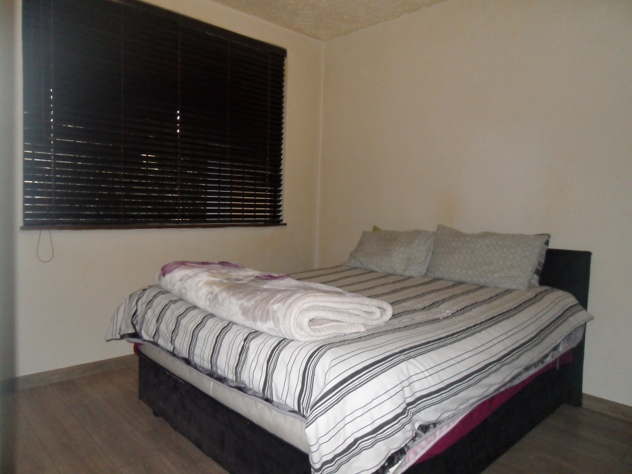 2 Bedroom Property for Sale in Corlett Gardens Gauteng