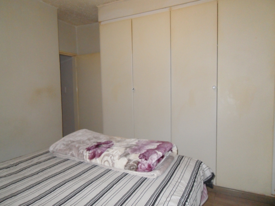 2 Bedroom Property for Sale in Corlett Gardens Gauteng