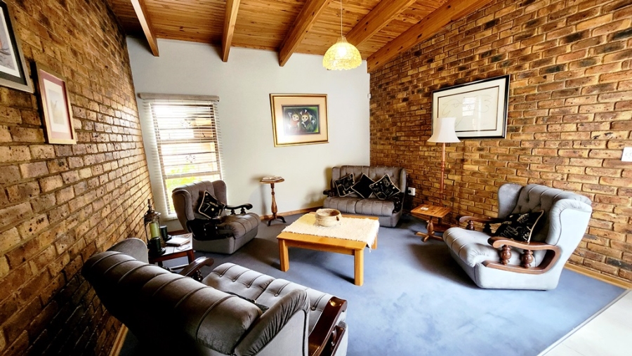 4 Bedroom Property for Sale in Eldoraigne Gauteng