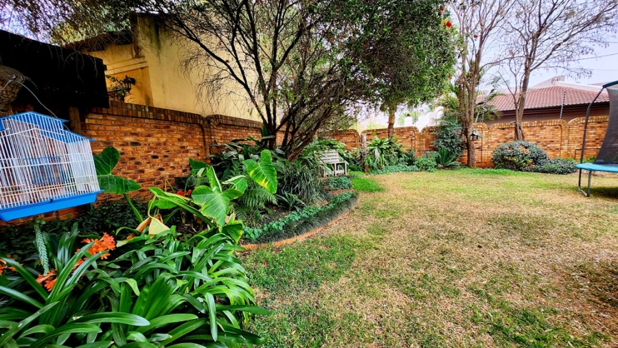 4 Bedroom Property for Sale in Eldoraigne Gauteng